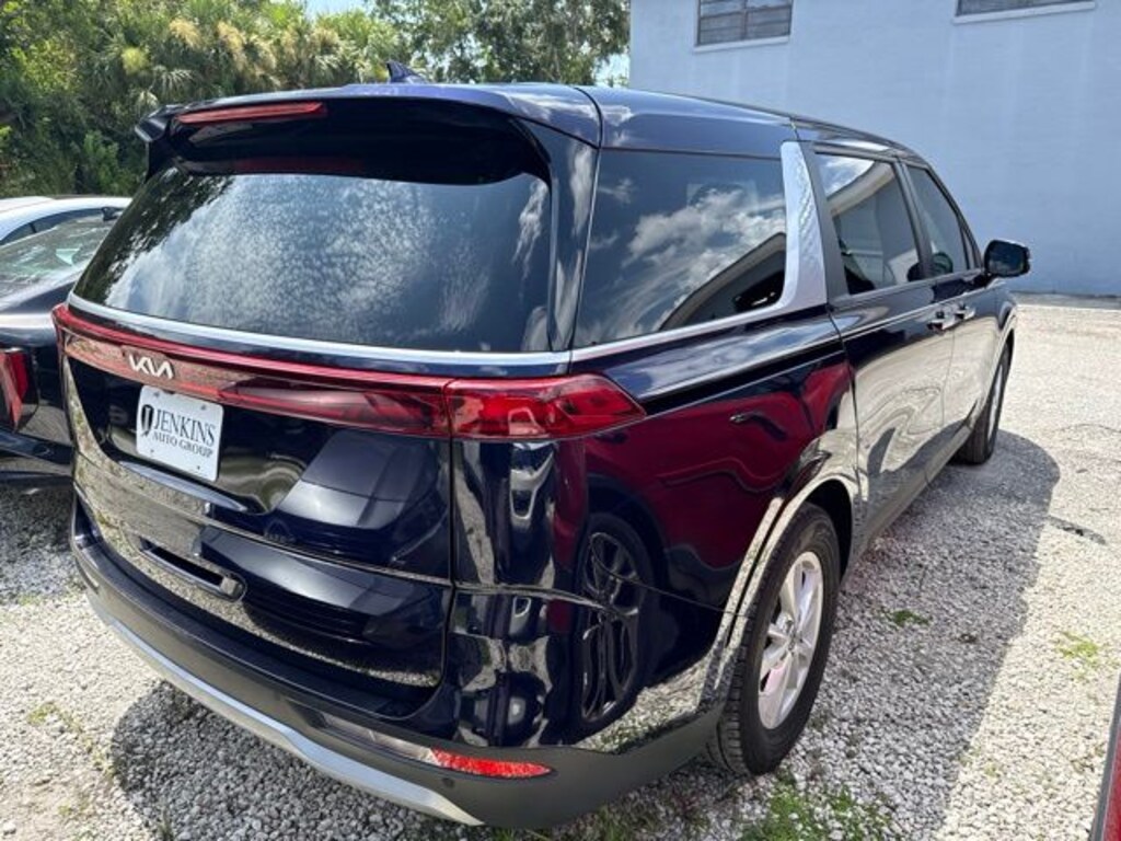 Used 2024 Kia Carnival LX MPV