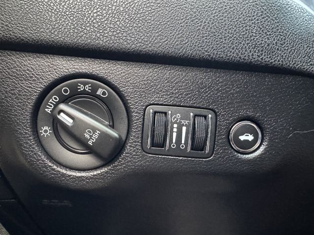 2021 Dodge Charger SXT - Photo 5