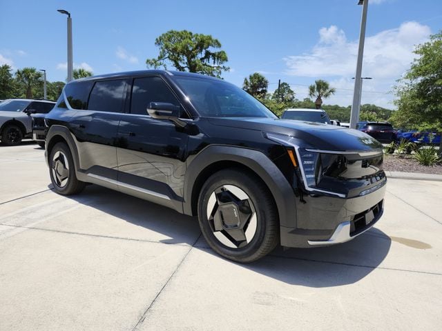 2026 Kia EV9 Light L/R's photo
