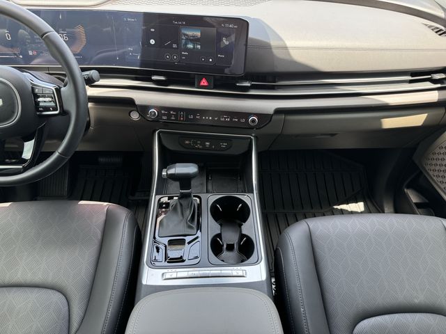 2025 Kia Carnival EX - Photo 20