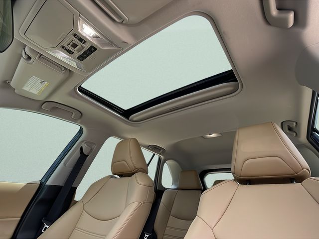2022 Toyota RAV4 XLE Premium - Photo 28