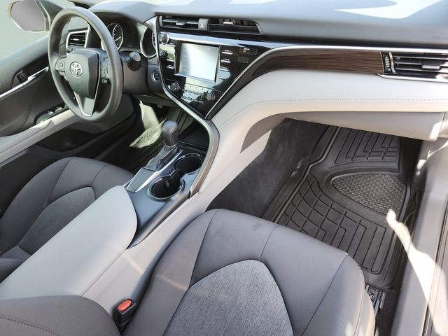 2018 Toyota Camry LE - Photo 16