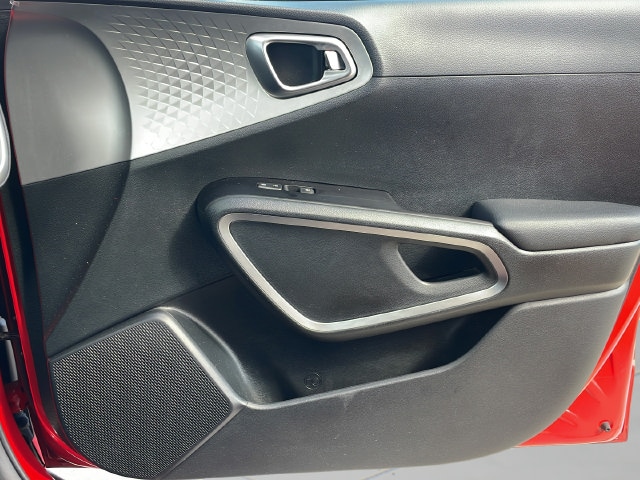 2022 Kia Soul LX - Photo 30