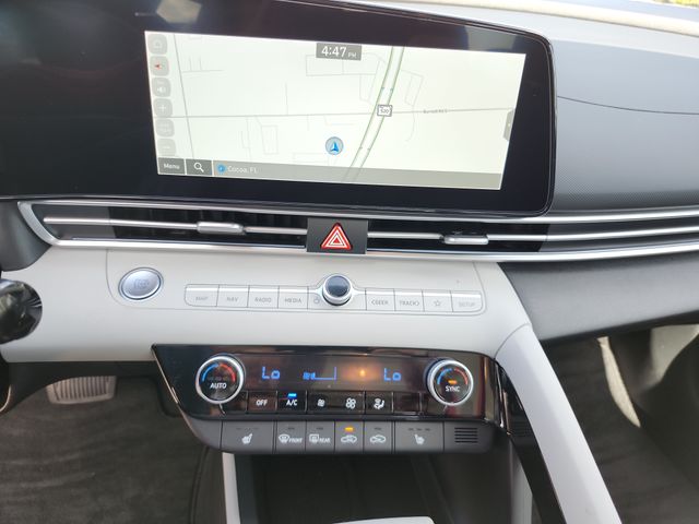 2025 Hyundai Elantra Limited - Photo 23