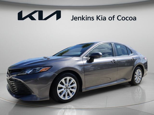 2018 Toyota Camry LE - Photo 10