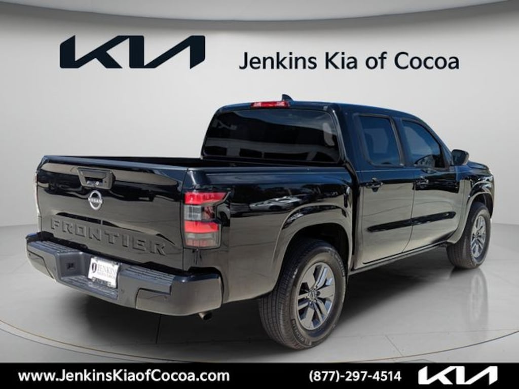 Used 2025 Nissan Frontier SV Truck Crew Cab