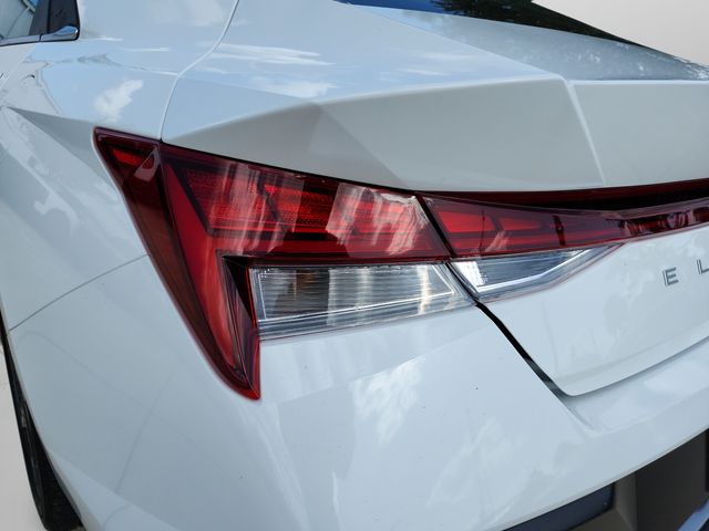 2025 Hyundai Elantra Limited - Photo 34