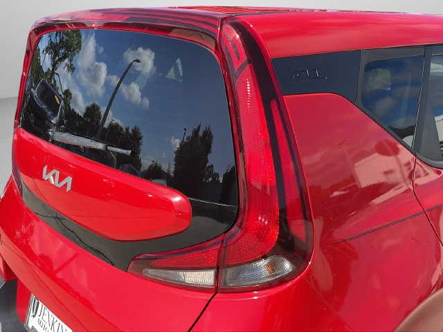 2022 Kia Soul LX - Photo 32