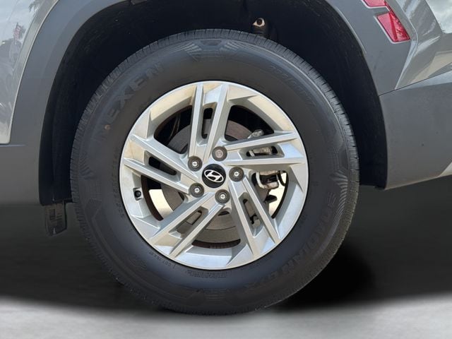 2025 Hyundai Tucson SE - Photo 28