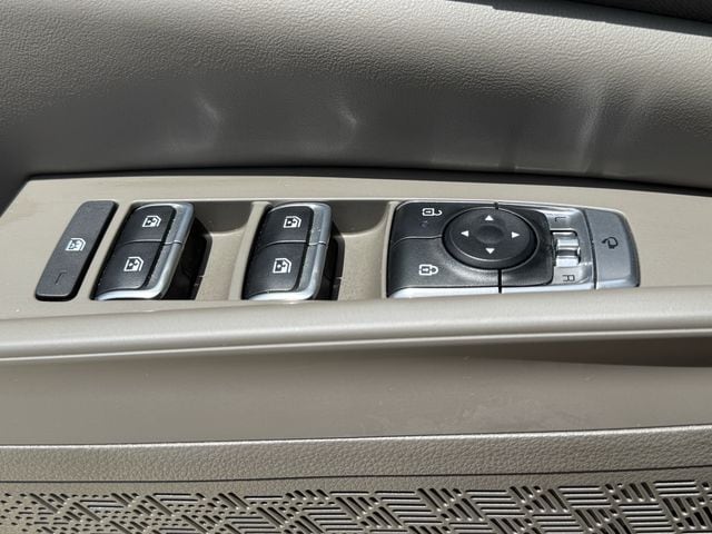 2025 Kia Carnival EX - Photo 23