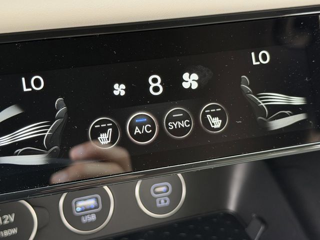 2025 GENESIS G70 Standard - Photo 26
