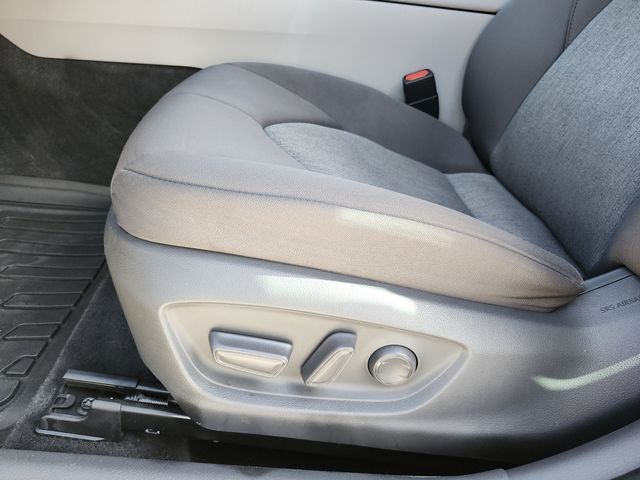 2018 Toyota Camry LE - Photo 24
