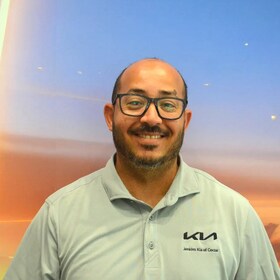 Staff member Ray Paz from ID_b82f04