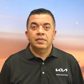Staff member Kamel Afara from ID_4c3b0b