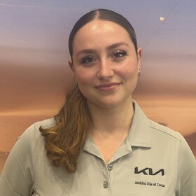 Staff member Erelyn from ID_b82f04