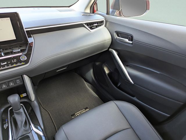 2023 Toyota Corolla Cross XLE - Photo 14