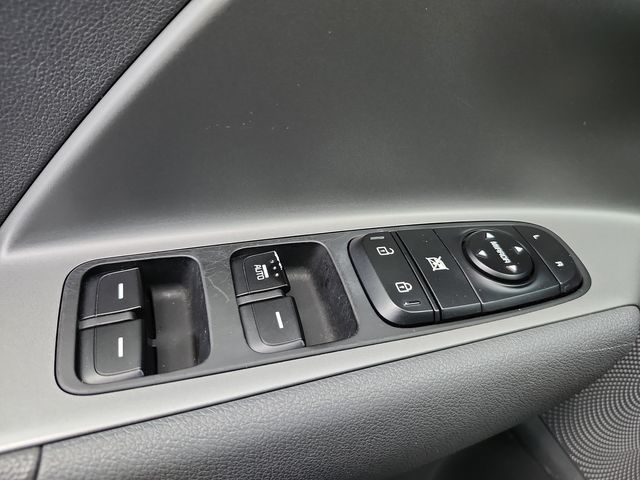 2018 Kia Niro LX - Photo 23