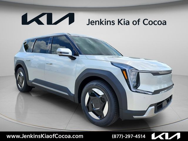 2026 Kia EV9 Light's photo
