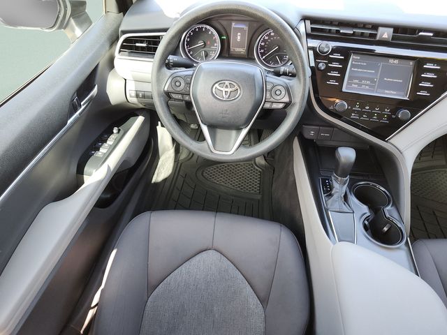2018 Toyota Camry LE - Photo 18