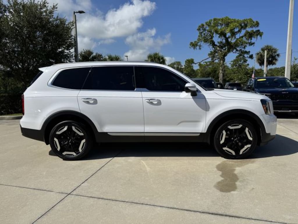 Used 2025 Kia Telluride S SUV