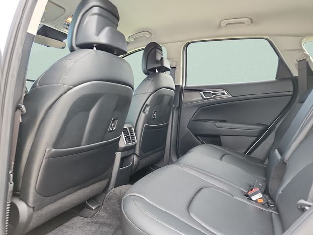 2025 Kia Sportage EX - Photo 15