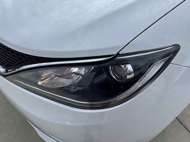 2020 Chrysler Pacifica Touring L - Photo 13