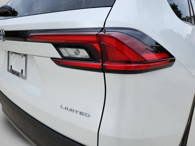 2025 Toyota Grand Highlander Limited - Photo 35