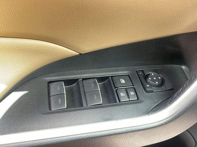 2022 Toyota RAV4 XLE Premium - Photo 24