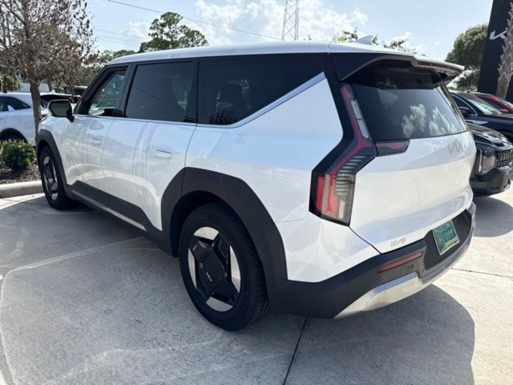 Certified 2024 Kia EV9 Light Long Range SUV