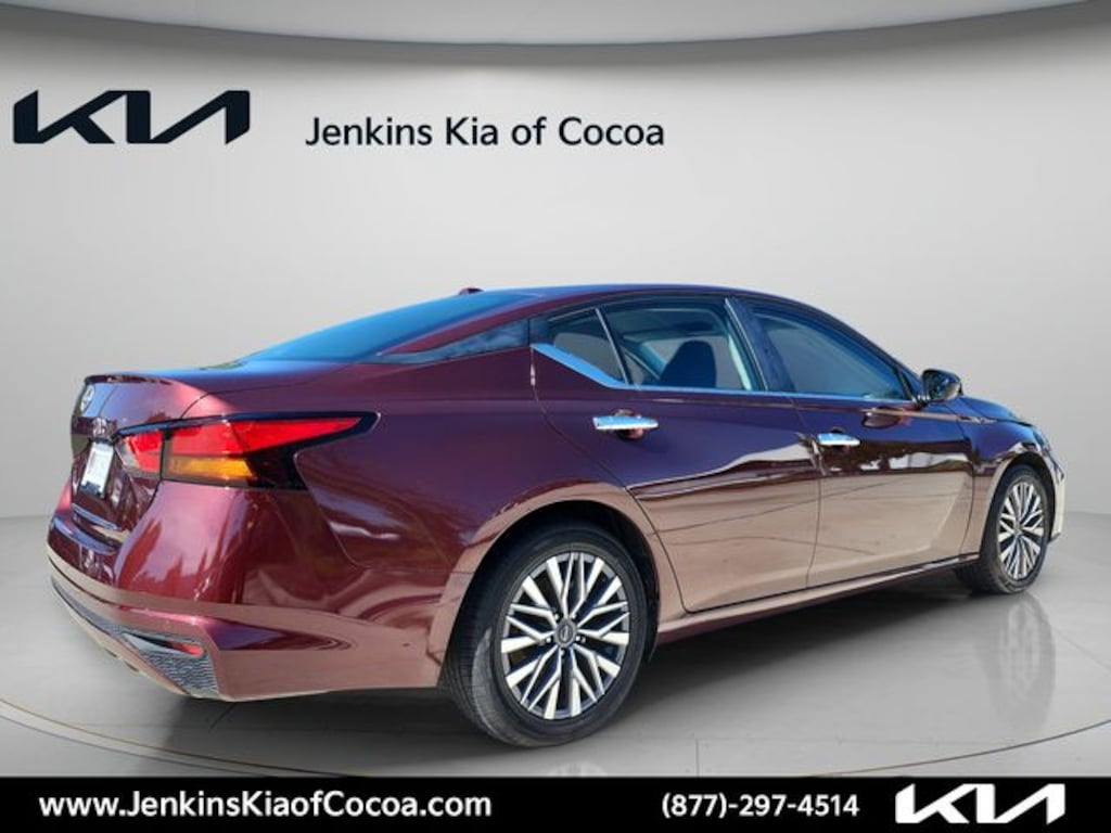 Used 2025 Nissan Altima SV Sedan