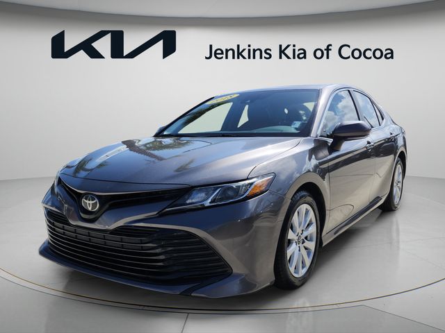 2018 Toyota Camry LE - Photo 11