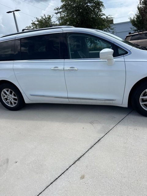 2020 Chrysler Pacifica Touring L's photo