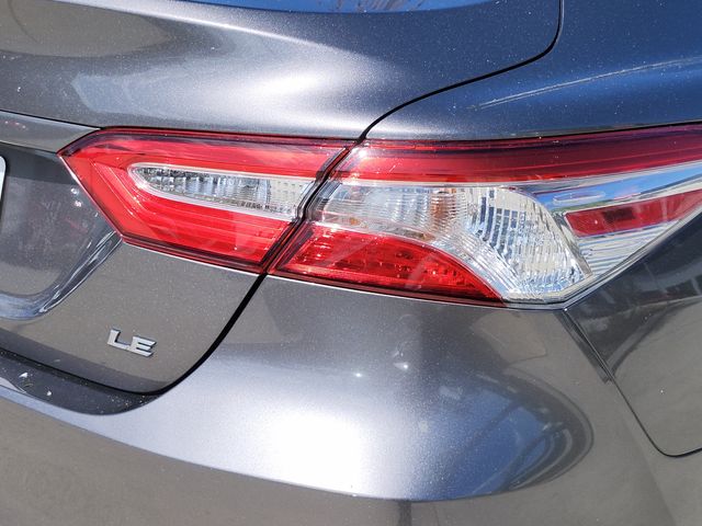 2018 Toyota Camry LE - Photo 14