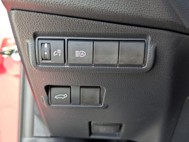2023 Toyota Corolla Cross XLE - Photo 28