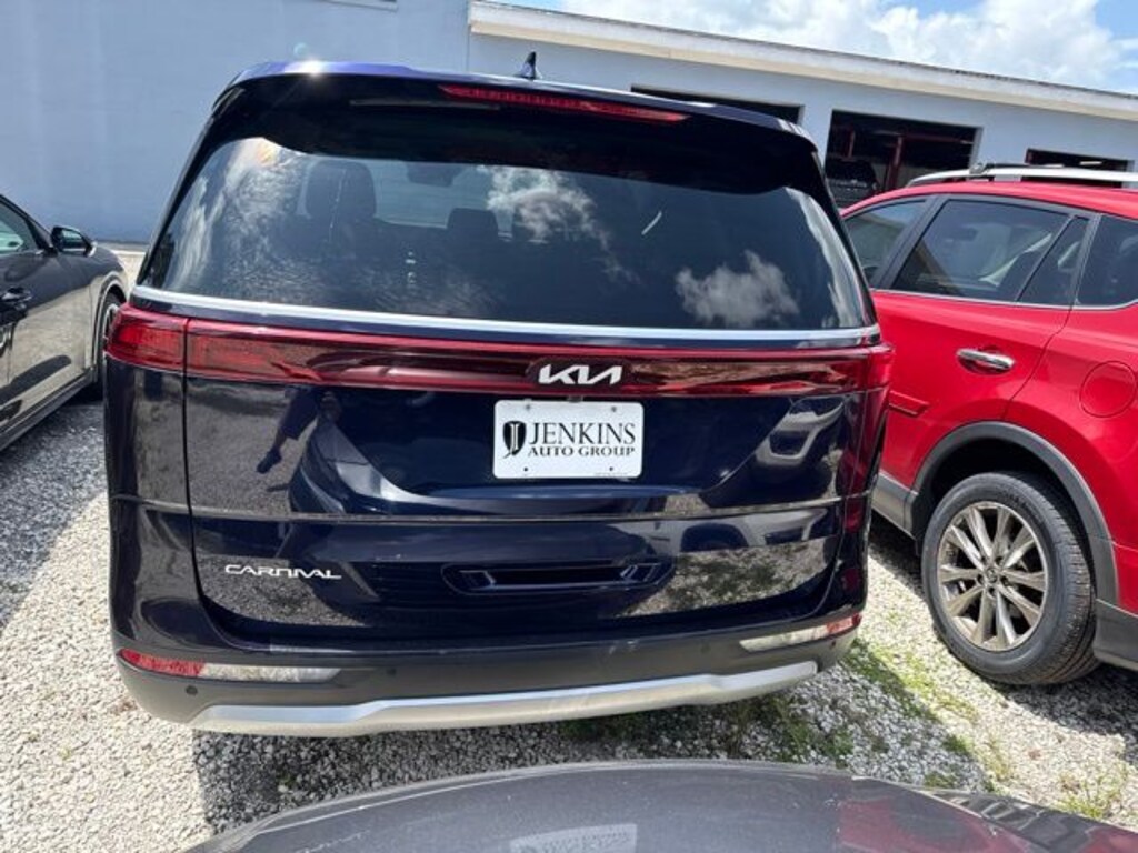 Used 2024 Kia Carnival LX MPV