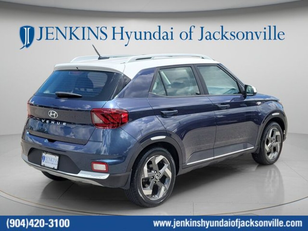 Used 2023 Hyundai Venue Limited SUV
