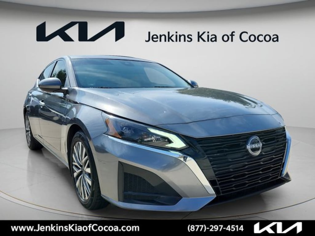 Used 2023 Nissan Altima 2.5 SV Sedan