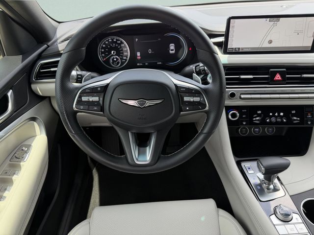 2025 GENESIS G70 Standard - Photo 17