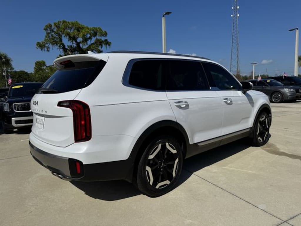 Used 2025 Kia Telluride S SUV