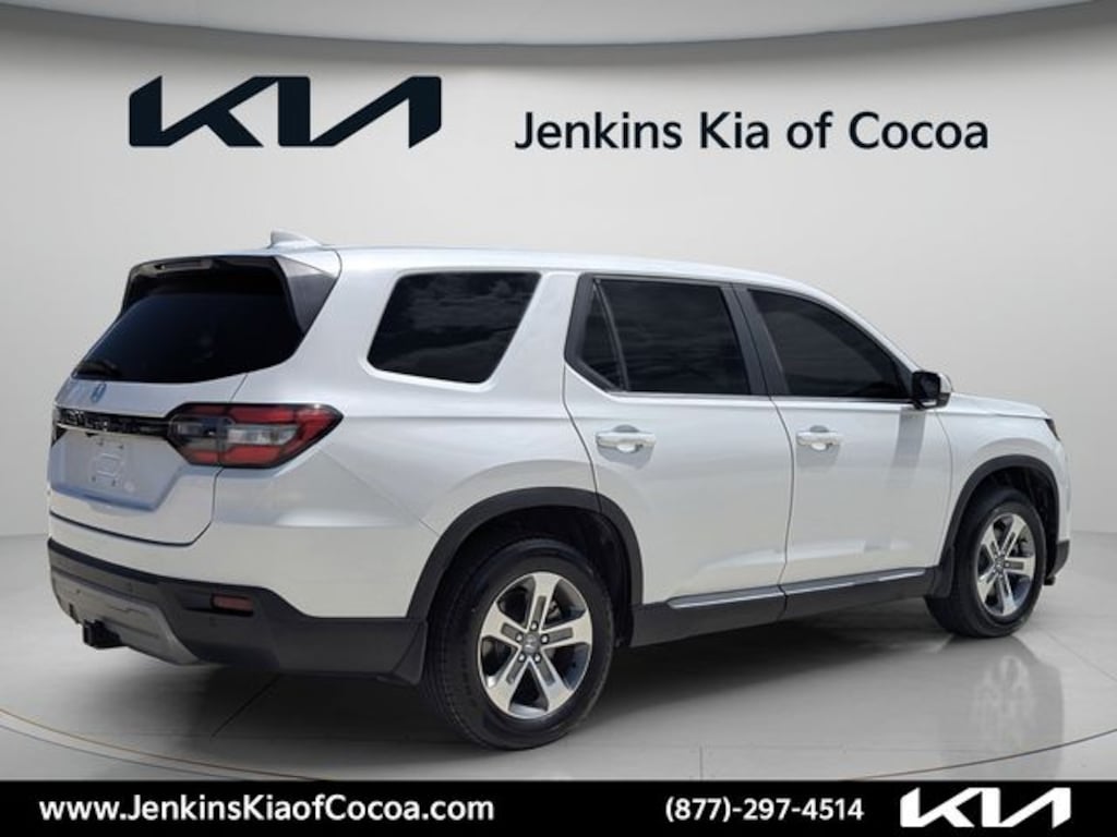 Used 2023 Honda Pilot EX-L 8 Passenger SUV