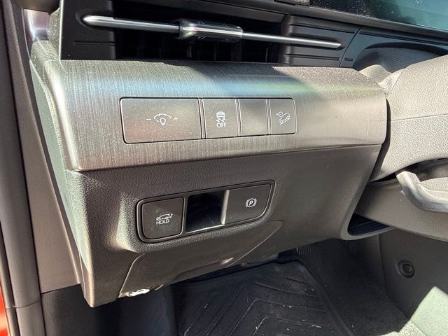 2024 Hyundai Kona Limited - Photo 17