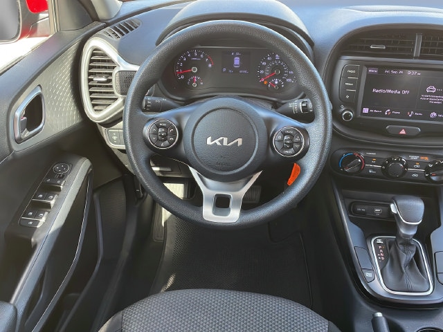2022 Kia Soul LX - Photo 15