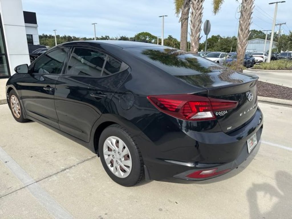 Used 2020 Hyundai Elantra SE Sedan