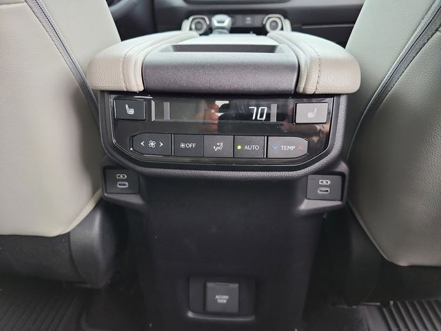 2025 Toyota Grand Highlander Limited - Photo 16