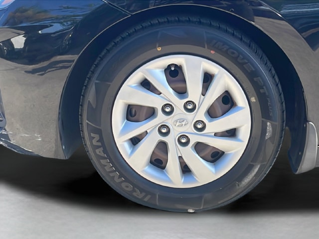 2020 Hyundai Elantra SE - Photo 29