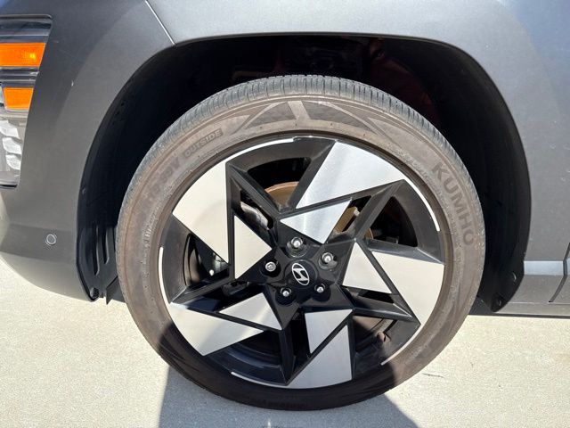 2024 Hyundai Kona Limited - Photo 12