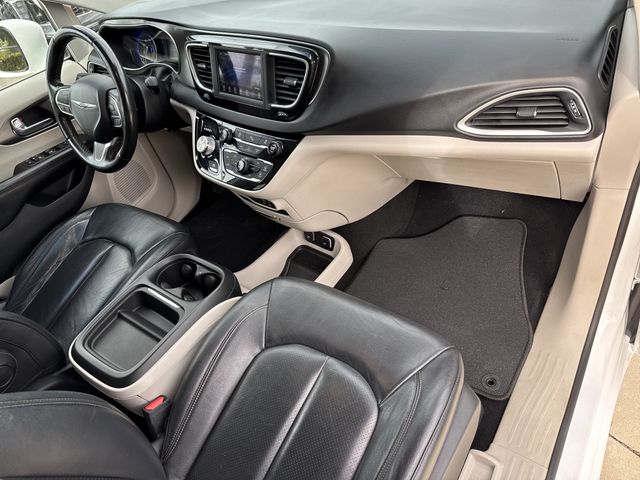 2020 Chrysler Pacifica Touring L - Photo 17