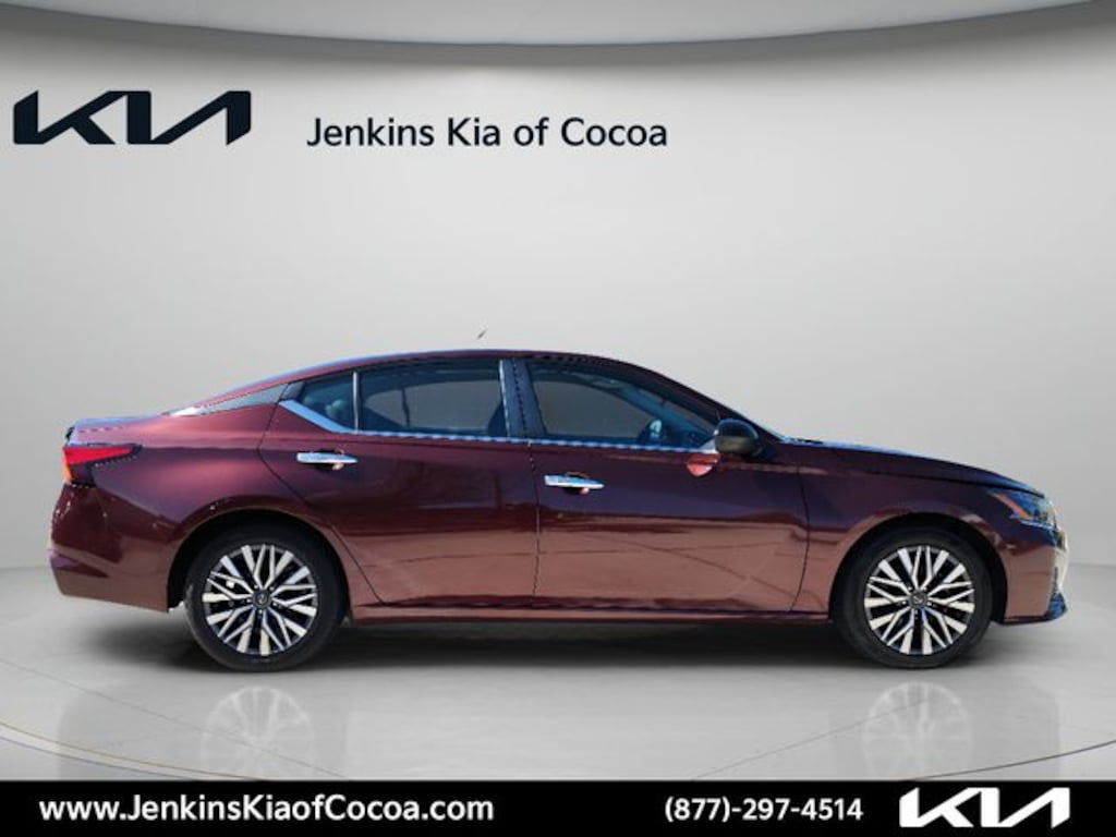 Used 2025 Nissan Altima SV Sedan