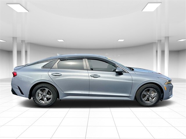 2024 Kia K5 LXS photo 2