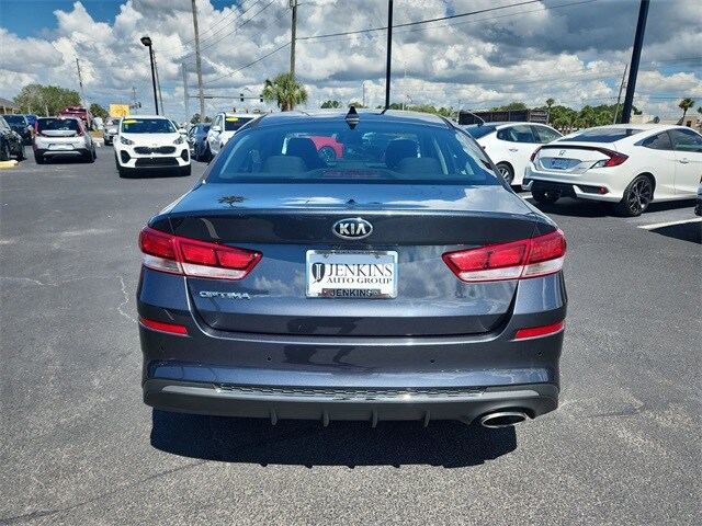 2019 Kia Optima LX photo 4